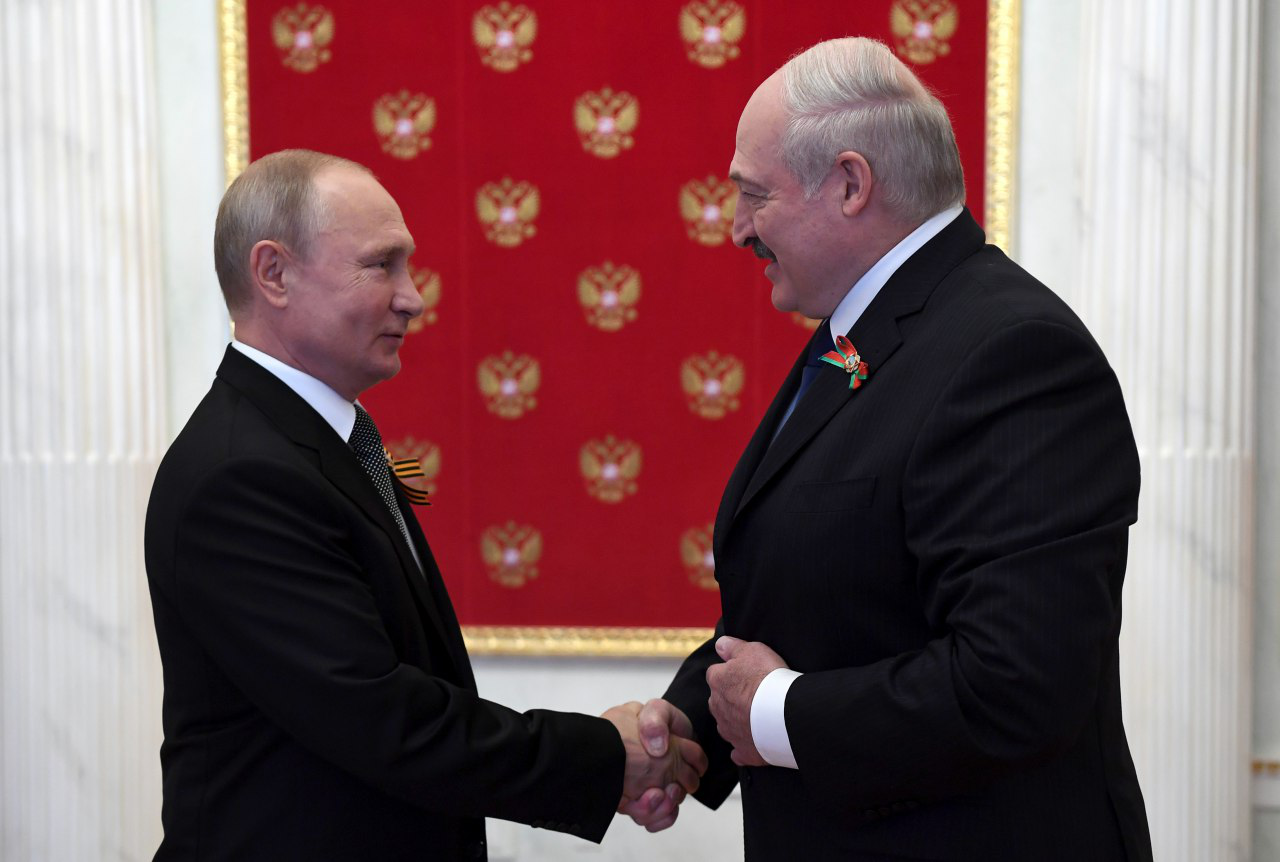 Путин и Лукашенко обсудили возобновление полноформатного транспортного сообщения между РФ и Белоруссией