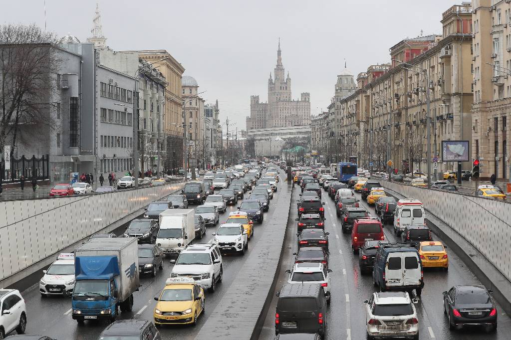 Вечерние пробки в Москве достигли 10 баллов