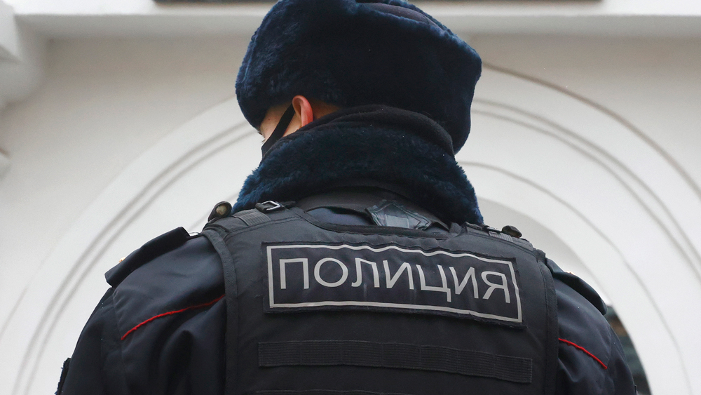 В Барнауле на незаконной акции в поддержку Навального задержали шестерых детей