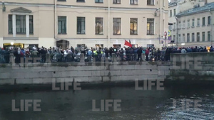 Меньше 5000 участников на огромный город: как в Петербурге прошла несогласованная акция протеста — видео