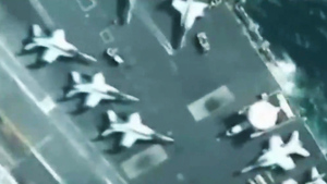 Иран опубликовал видео пролёта своих беспилотников над авианосцем США