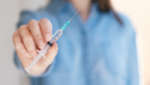 Вакцина "Ковивак" поступит в 18 регионов России до 25 апреля