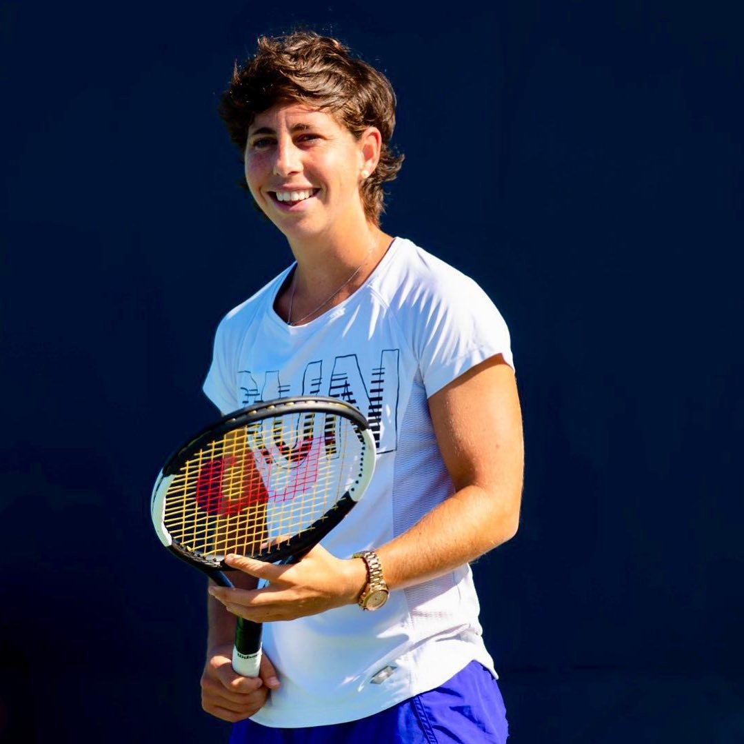 <p>Не хочу, чтобы люди запомнили меня лежащей на больничной койке, поэтому хотела бы снова участвовать в большом турнире. Было бы замечательно сыграть на Олимпийских играх, чтобы попрощаться с теннисной семьёй, а также со всеми моими болельщиками. Была бы очень рада снова оказаться на корте. Надеюсь, это случится в Токио</p>