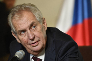Президент Чехии назвал обоюдную высылку дипломатов с РФ взаимным каннибализмом