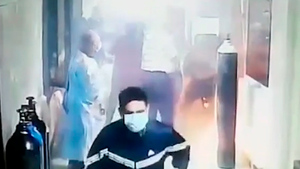 Попал на видео момент взрыва в иракской ковидной больнице, где погибло 82 человека