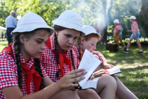 Российские школьники смогут отдыхать в летних лагерях за пределами регионов проживания