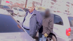 Главу омского УМВД арестовали за взятку в 3,5 миллиона рублей от бизнесмена — видео