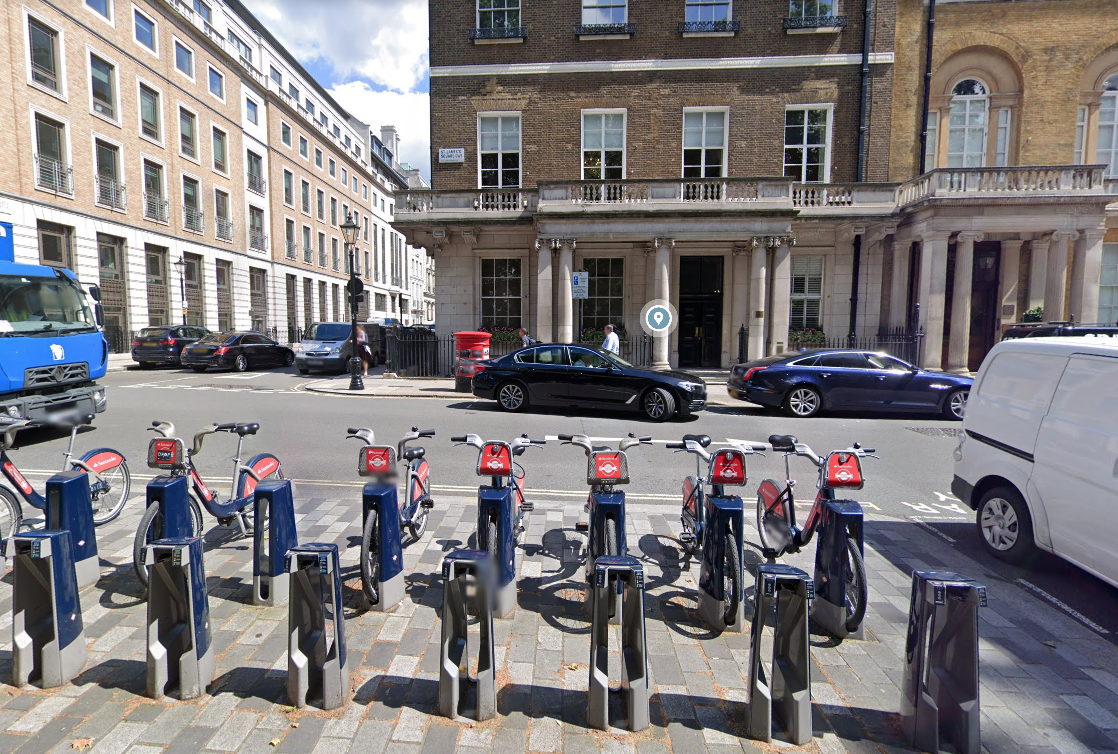 Офис Свердлова на St James's Square. Фото © Google Maps