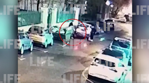 Ногой по корпусу, лежачего — в голову: Лайф публикует новое видео с моментом избиения экс-игрока ЦСКА актёром Палем
