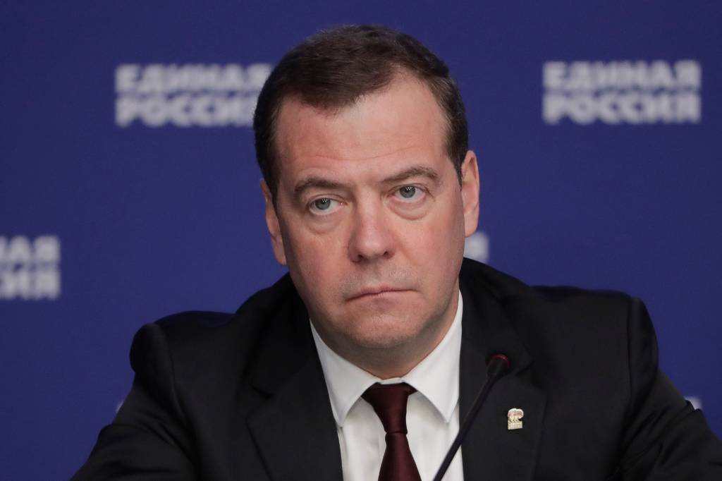 Медведев назвал Навального политическим проходимцем