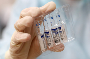 Вакцинация "Спутником лайт" снижает вдвое риск заражения коронавирусом