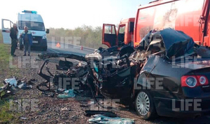 Трое человек погибли в результате жёсткого ДТП с легковушкой и КамАЗом в Оренбуржье