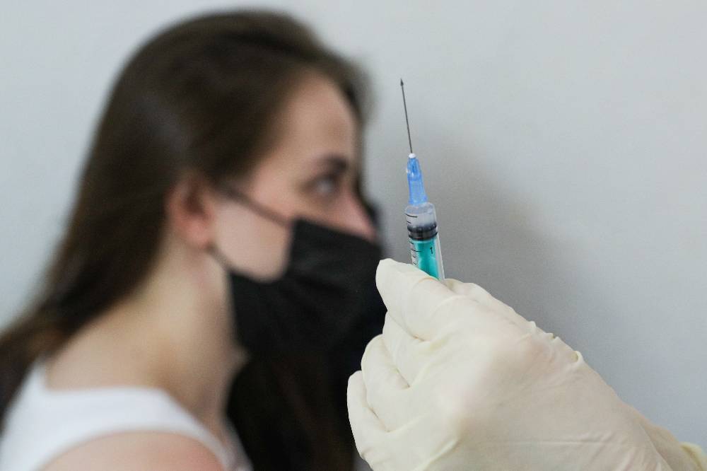 Песков: В России не планируется вводить отгулы для граждан после прививки от ковида