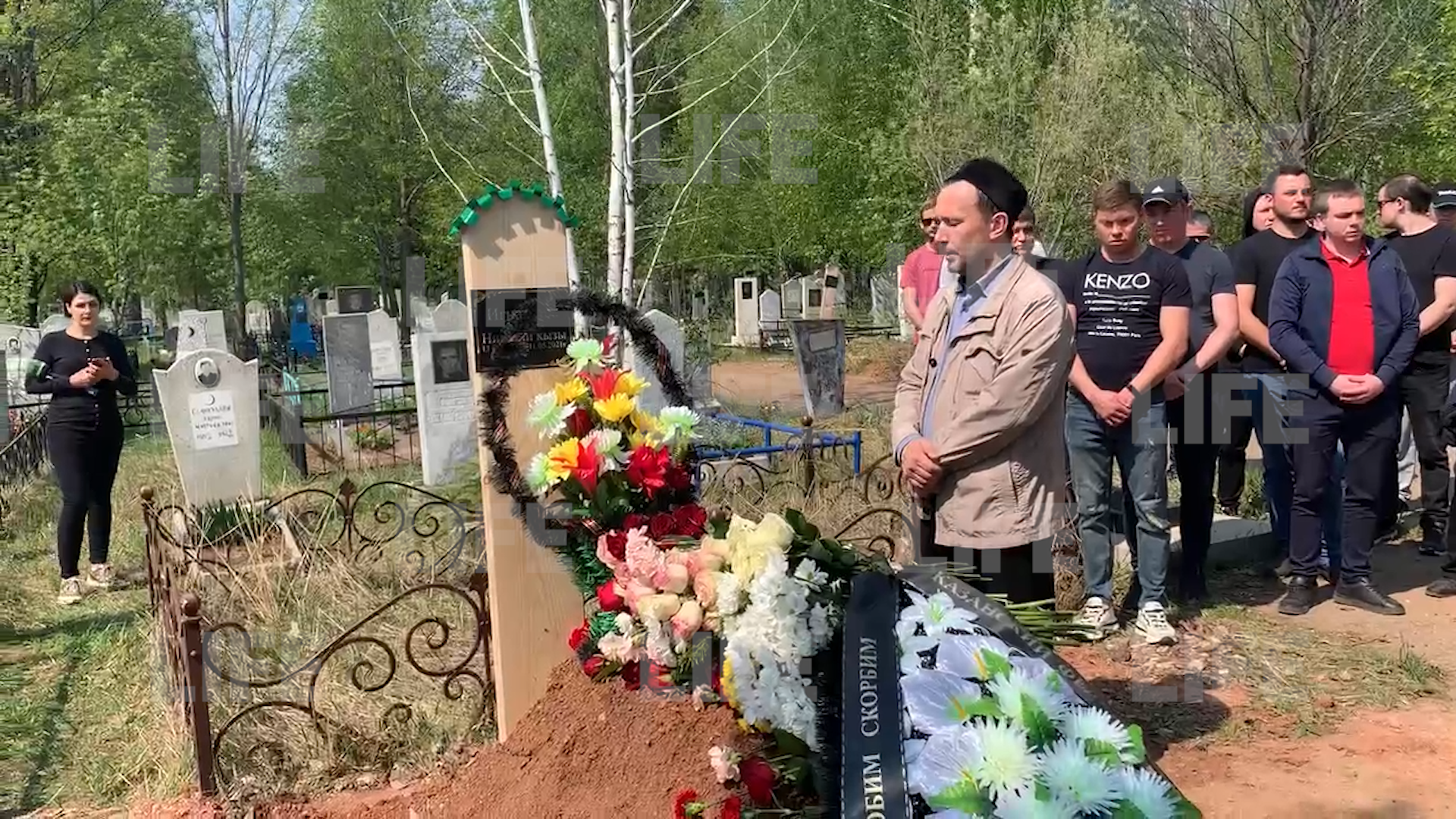 Могилы погибших в Казани. Мурза похоронили