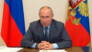 Путин призвал власти Татарстана "пошире" посмотреть на помощь пострадавшим в Казани
