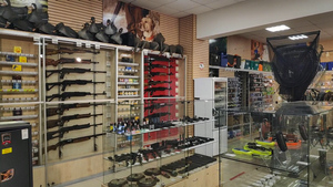 "Абсолютно адекватный человек": Лайф поговорил с продавцами магазина, где Галявиев выбирал оружие