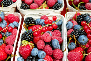 Диетолог рассказал о "чудо-ягоде", снижающей риск рака и инсульта