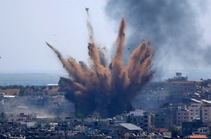 Число жертв обстрелов Израилем сектора Газа увеличилось до 139