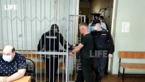 Жестокого убийцу 12-летней школьницы из Нижегородской области доставили в суд