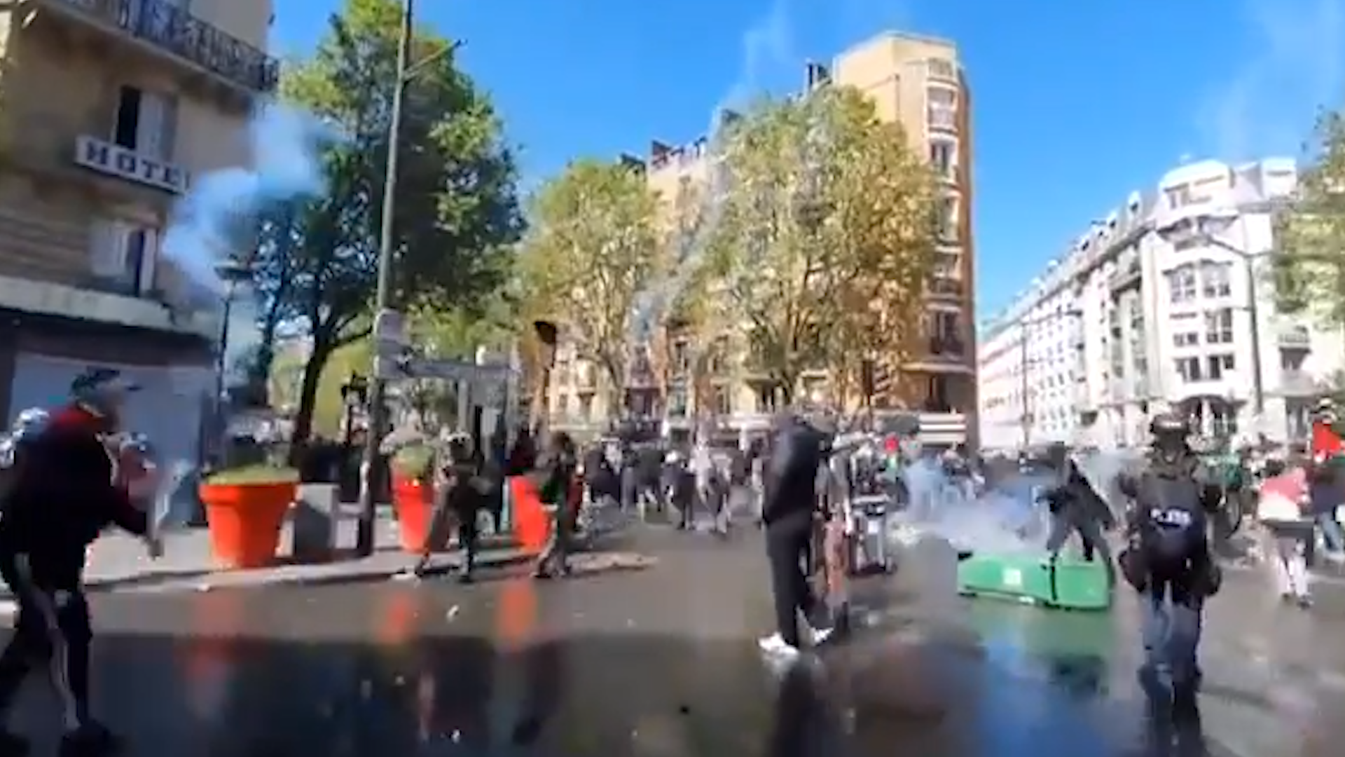 Парижская полиция применила водомёты и слезоточивый газ для разгона пропалестинских демонстрантов