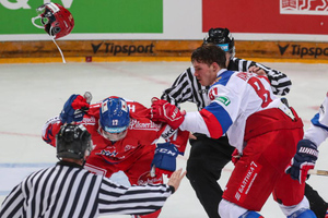Сборная России потерпела второе подряд поражение на Еврохоккейтуре