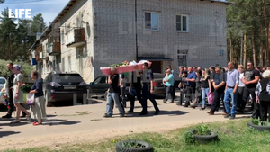 В Нижегородской области простились с 12-летней школьницей, убитой маньяком по кличке Чикатило