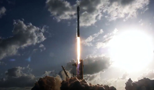 SpaceX запустила на орбиту очередную большую партию спутников