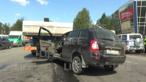 На ходу нащупала педаль тормоза: в Челябинске пассажирка чудом спасла себя и водителя, у которого случился приступ