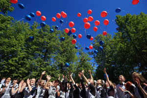 Российских выпускников призвали отказаться от запуска воздушных шариков