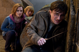 В США на аукцион выставят очки и палочку Гарри Поттера