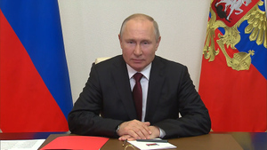 "Двойной праздник": Путин поздравил Шойгу с днём рождения и юбилеем Тихоокеанского флота