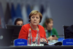 Меркель призвала страны ЕС к единству по вопросу санкций из-за Украины