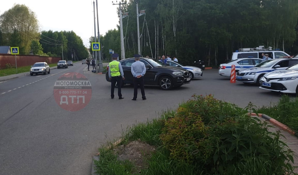 При столкновении BMW с мотоциклом в Новой Москве погибли два человека