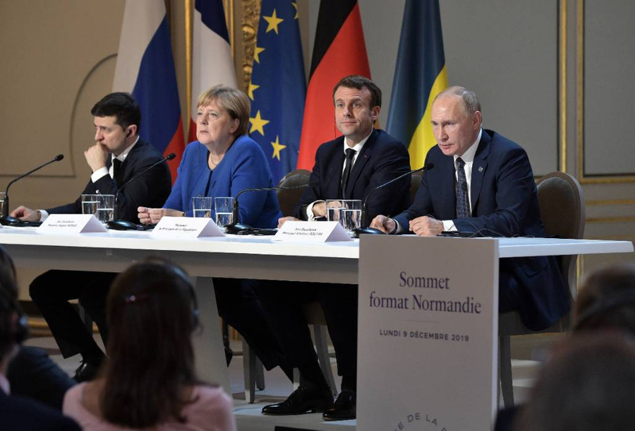 Лидеры России, Франции, Германии и Украины во время пресс-конференции по итогам саммита "нормандского формата" в 2019 году. Фото © ТАСС / Никольский Алексей