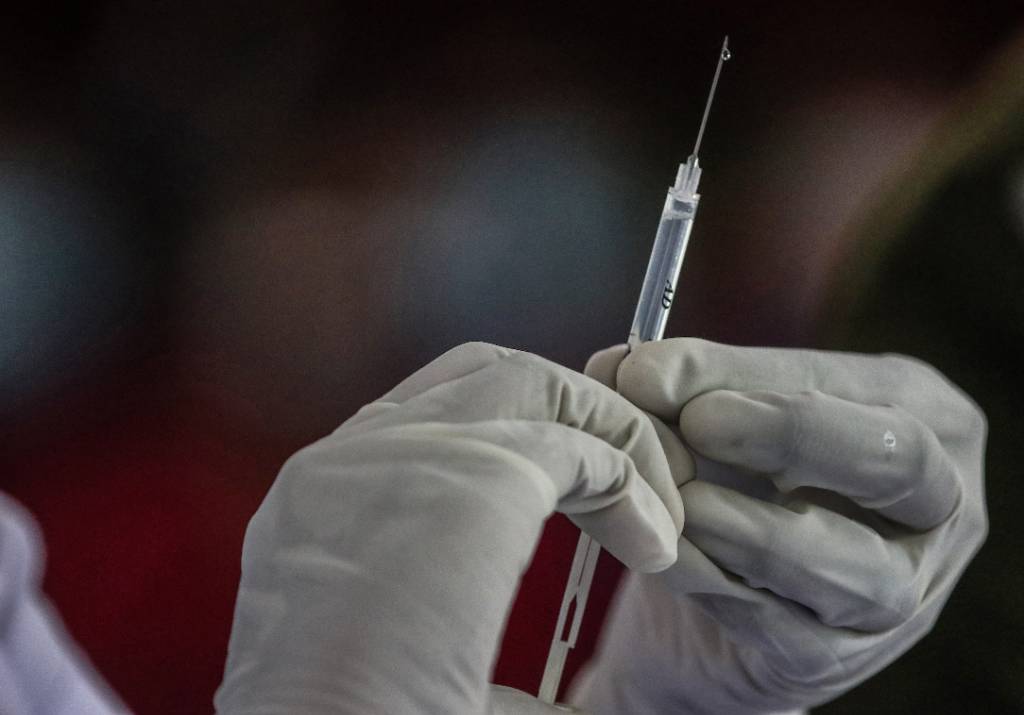 Иммунитет после вакцинации от ковида может быть эффективнее, чем естественный