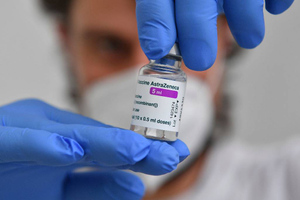 Немецкие учёные раскрыли возможную причину появления тромбов после вакцинации AstraZeneca