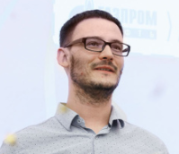 <p><em style="font-style: italic;">Преимущество нашего продукта — использование энергоэффективной элементной базы на основе карбидкремниевых транзисторов. Мы сами пишем ПО, поэтому можем управлять нагрузками и алгоритмом заряда, что позволяет увеличивать срок жизни аккумуляторов автомобилей. А ещё наши модули реверсивные, то есть позволяют использовать электромобиль ещё и как своеобразный power bank. Пока видим клиентами в основном иностранные компании — за рубежом сегмент быстрых зарядных станций является одним из быстро растущих. Сейчас мы на стадии доработки нашего продукта, готовим R&D, патентование и сертификацию. Финансы мы планируем привлекать в два раунда. На первом этапе понадобится порядка 9,5 млн рублей</em></p>