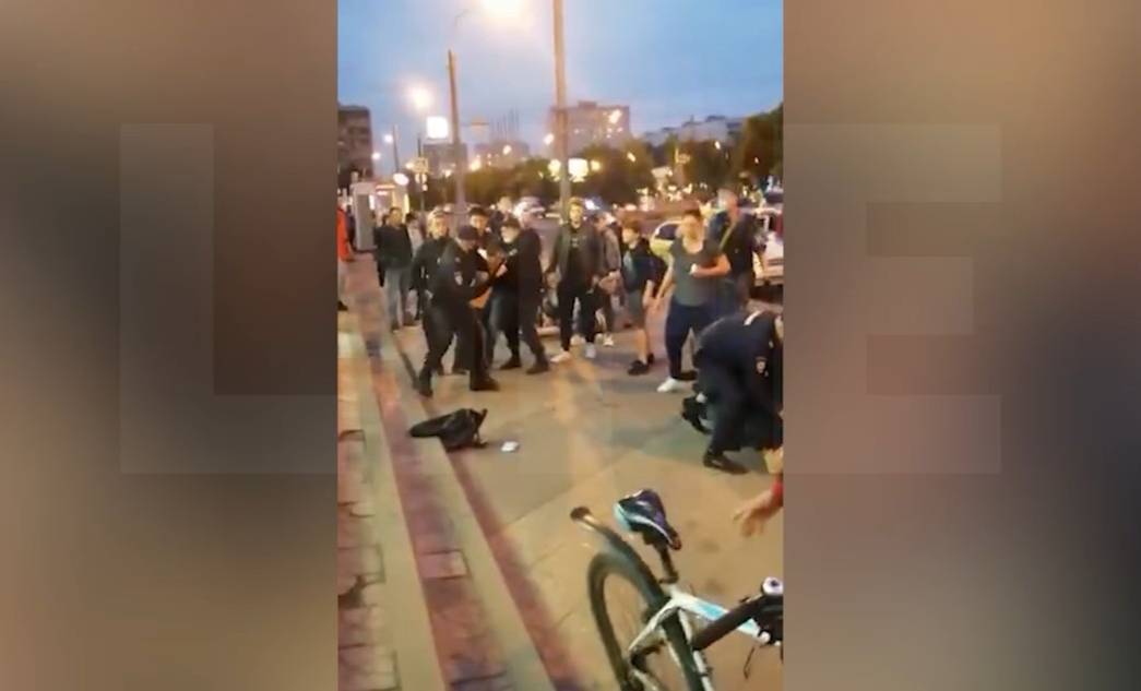 На севере Москвы драка в стельку пьяной троицы закончилась поножовщиной