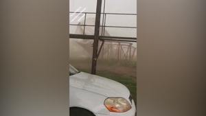 На ферме в Алтайском крае трёхминутный ураган с градом разметал зернохранилище
