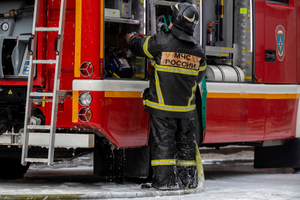 В Кемерове загорелся перинатальный центр, эвакуировали около 130 человек
