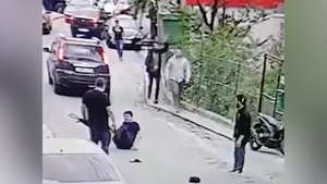 Зачинщик с автоматом в бегах: Массовая драка со стрельбой в Сочи попала на видео