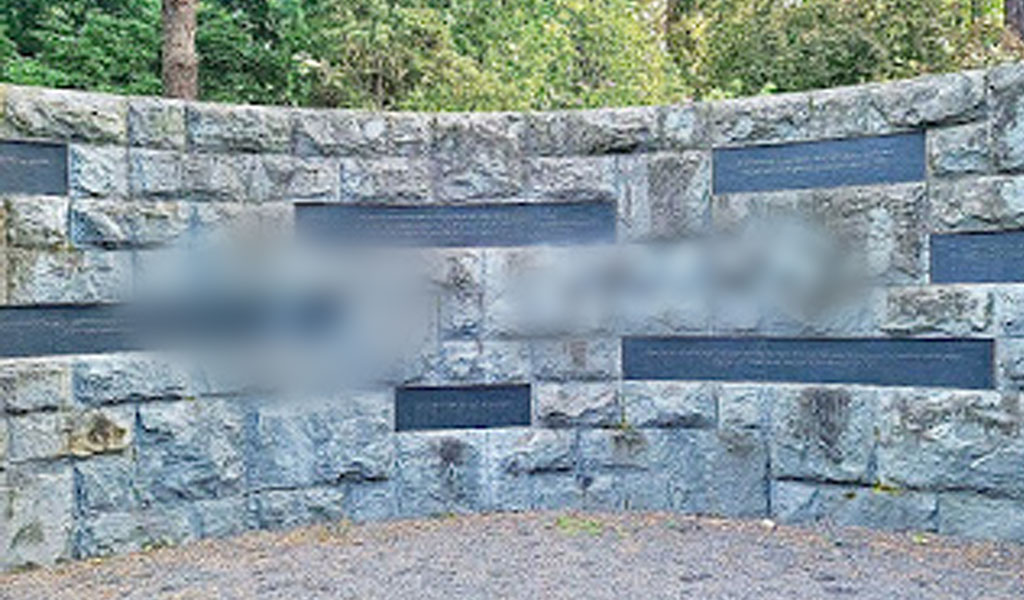 Вандалы в Америке нарисовали свастику на мемориале жертвам холокоста