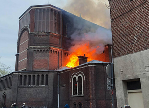 Во Франции пожар охватил собор Святых Петра и Павла 