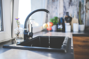 Названы способы проверить качество питьевой воды в домашних условиях