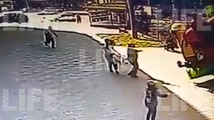Момент взрыва батута с детьми в Барнауле попал на видео 