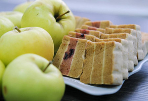 "Блестящее белое облако": В США восхитились традиционным русским десертом из яблок