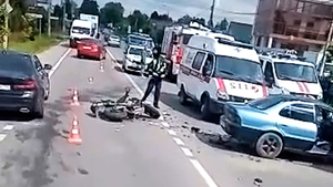 В Подмосковье водитель мотоцикла погиб при столкновении с легковушкой