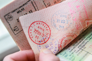 Болгария возобновила приём документов россиян на визы