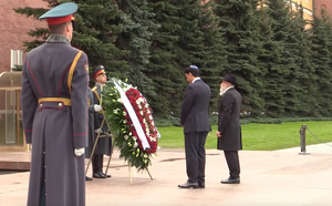Представители Еврейской общины Москвы возложили венок к Могиле Неизвестного Солдата