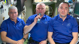Россияне и американец с борта МКС поздравили землян с Днём Победы